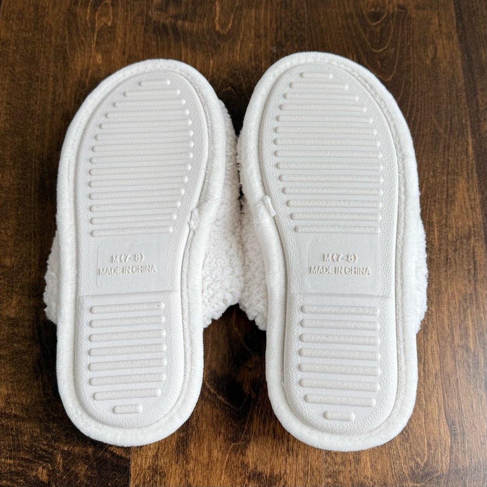 Wondershop Cookie Crew Slippers • Size 7/8 - Picture 5 of 6